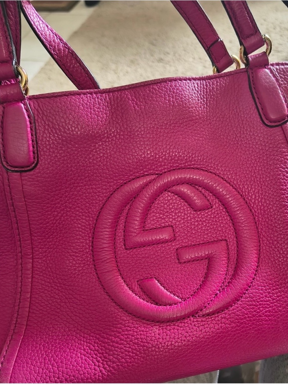 Gucci Soho Fuchsia Pebbled Leather Medium Chain Shoulder Bag
